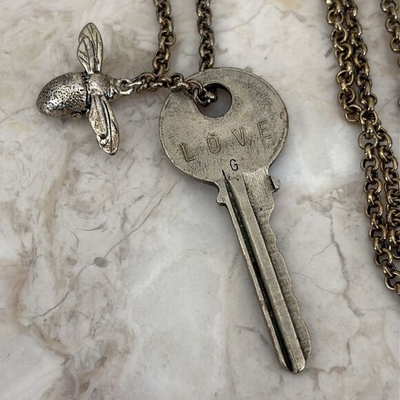 The Giving Keys  Bee “Love” Vintage Key 36” Rolo Chain - Picture 3 of 8
